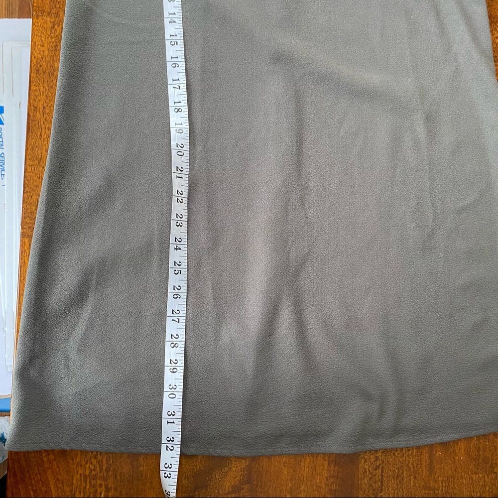 Basic Sage Shift Dress - Picture 7 of 7